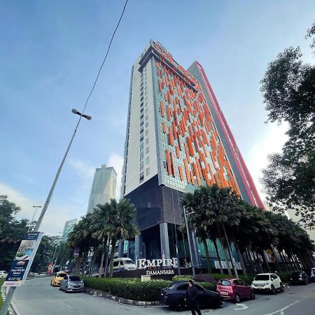 Q Damansara By Trillionz Hotel Петалинг Джая Екстериор снимка