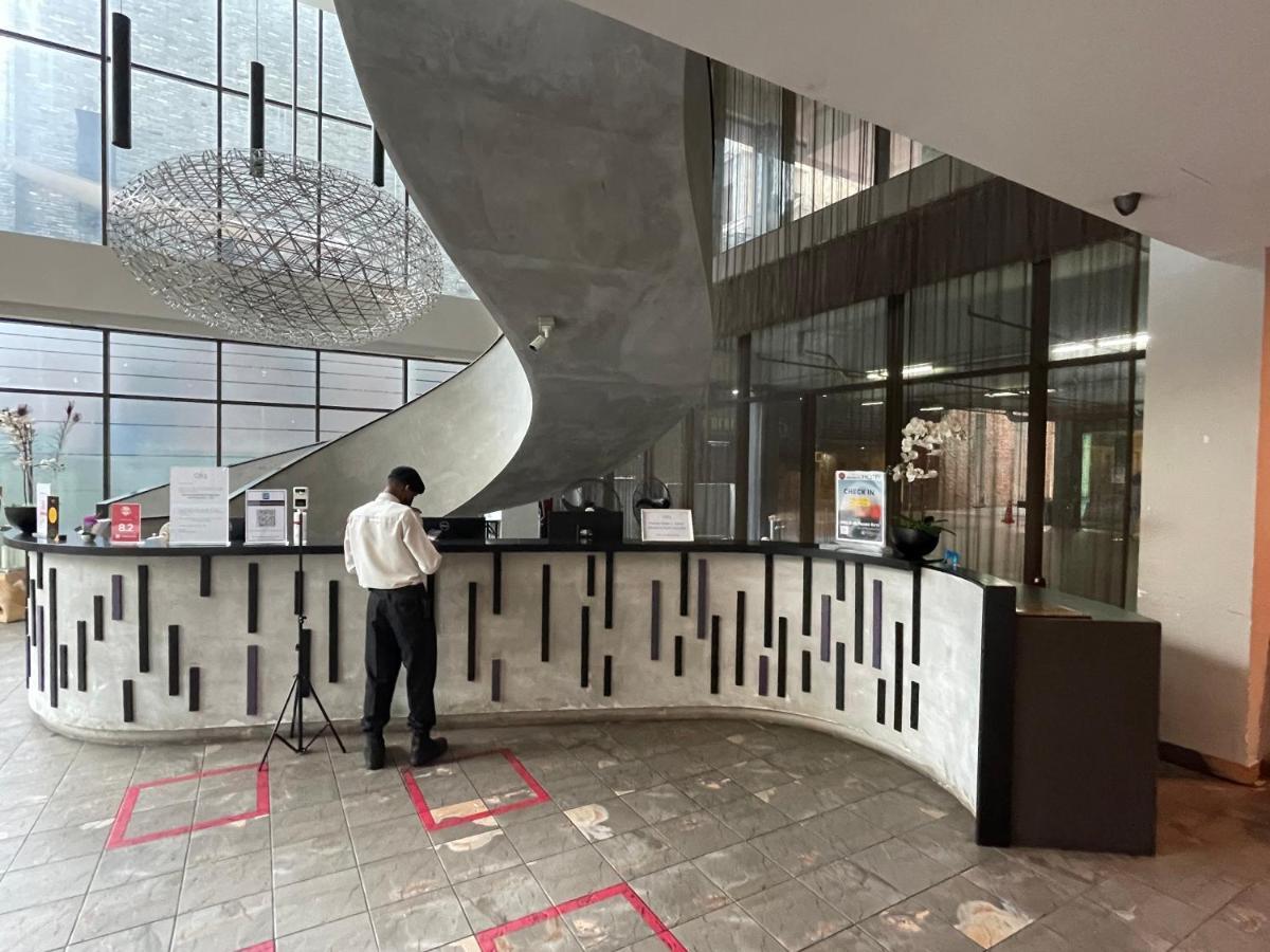 Q Damansara By Trillionz Hotel Петалинг Джая Екстериор снимка